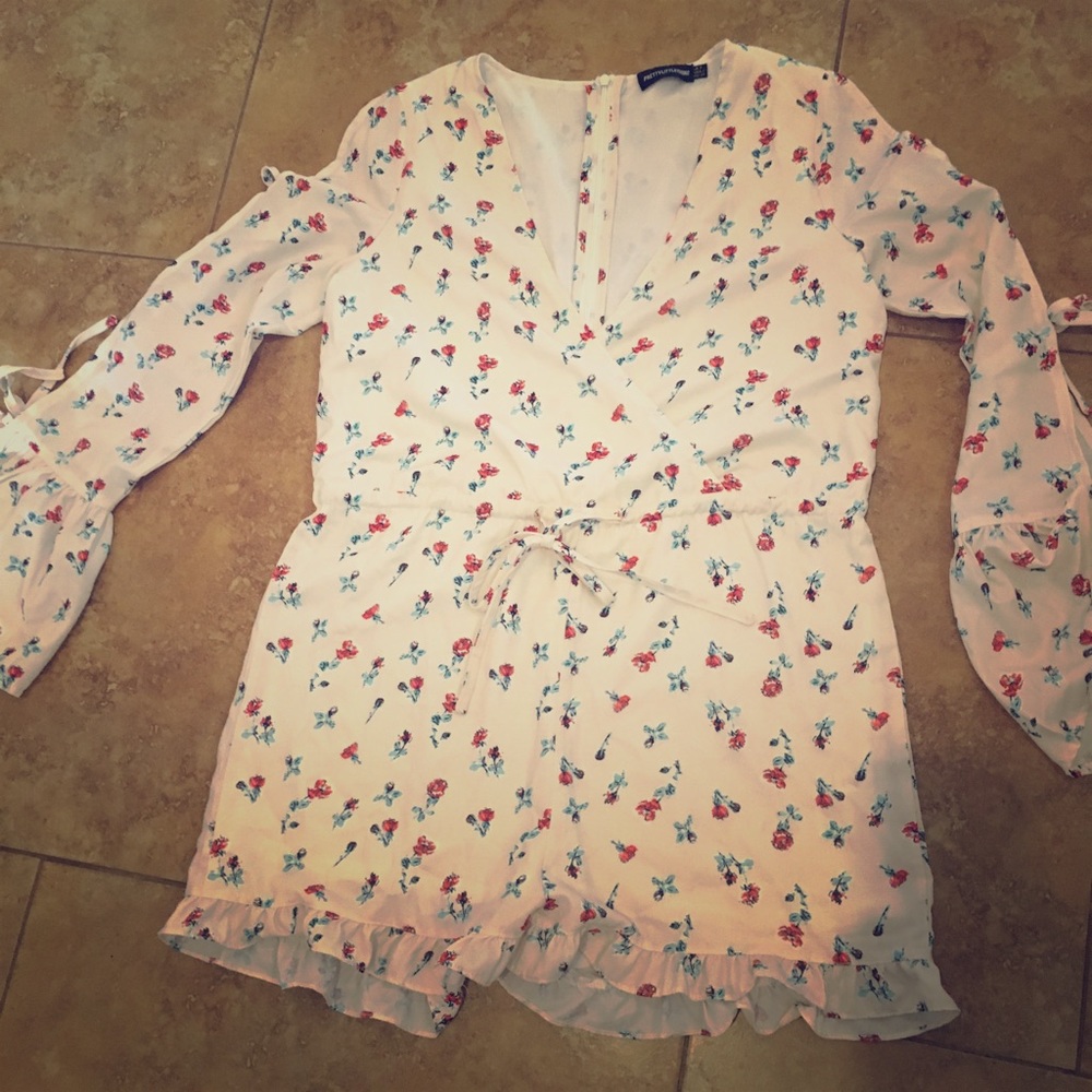 Pretty Little Thing - Floral Romper